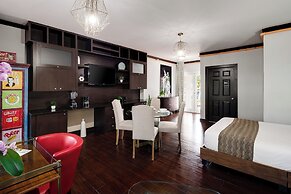 Tradewinds Apartment Hotel