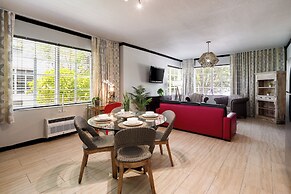 Tradewinds Apartment Hotel