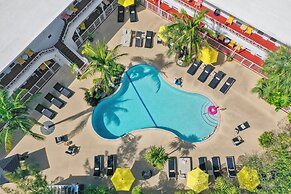 Tradewinds Apartment Hotel