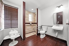 Tradewinds Apartment Hotel