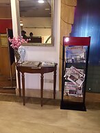 Taurus Sarovar Portico