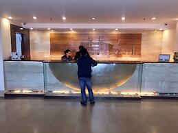 Taurus Sarovar Portico