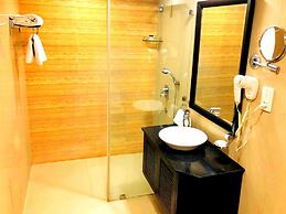 Taurus Sarovar Portico