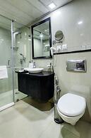 Taurus Sarovar Portico