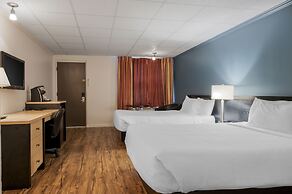Econo Lodge Inn & Suites