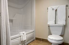 Econo Lodge Inn & Suites