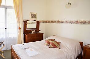 Braemar House B&B and YHA Hostel