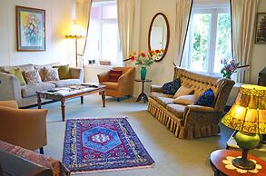 Braemar House B&B and YHA Hostel