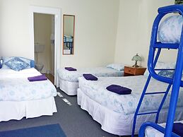 Braemar House B&B and YHA Hostel