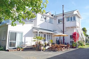 Braemar House B&B and YHA Hostel