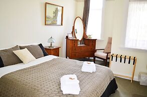 Braemar House B&B and YHA Hostel