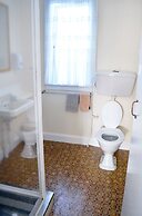 Braemar House B&B and YHA Hostel