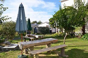 Braemar House B&B and YHA Hostel