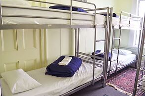 Braemar House B&B and YHA Hostel