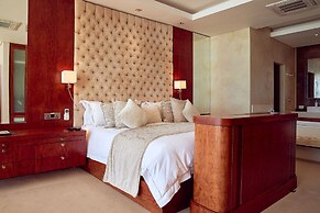 First Group La Montagne