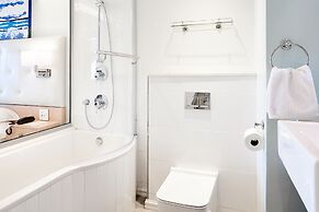 First Group La Montagne