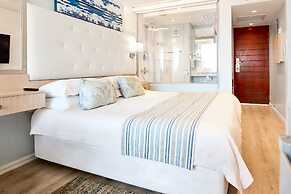 First Group La Montagne