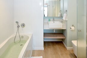 First Group La Montagne