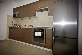 Senator Warsaw Apartments