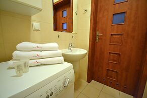 Senator Warsaw Apartments