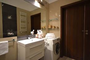 Senator Warsaw Apartments