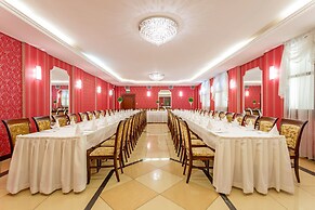 Hotel Dworek Tryumf Dąbrowscy Spółka Jawna