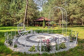 Hotel Dworek Tryumf Dąbrowscy Spółka Jawna