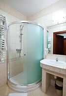 Hotel Dworek Tryumf Dąbrowscy Spółka Jawna