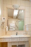Hotel Dworek Tryumf Dąbrowscy Spółka Jawna