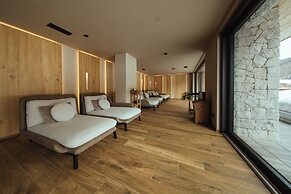 Paradise Lodge