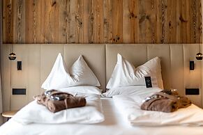 PARADISE LODGE