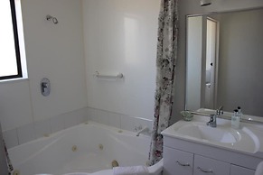 193 Aorangi Manor Motel