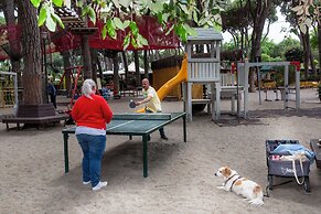 Hu Park Albatros Village