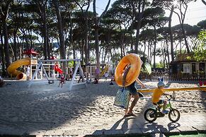 Hu Park Albatros Village