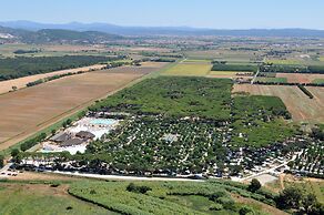 Hu Park Albatros Village