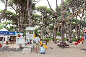 Hu Park Albatros Village