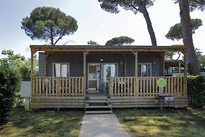 Hu Park Albatros Village