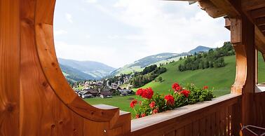 Mareo Dolomites Hotel