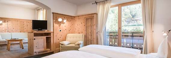 Mareo Dolomites Hotel