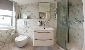 Dover Marina Hotel & Spa, Tapestry Collection by Hilton