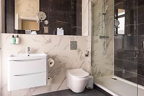 Dover Marina Hotel & Spa, Tapestry Collection by Hilton