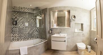 Dover Marina Hotel & Spa, Tapestry Collection by Hilton