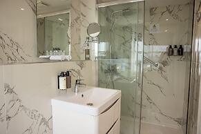 Dover Marina Hotel & Spa, Tapestry Collection by Hilton