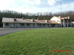 Relax Inn Altoona