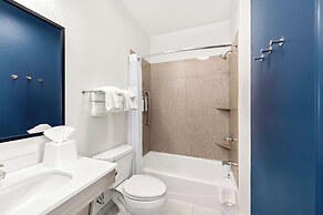 Spark by Hilton Longview