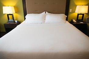 Holiday Inn Express Hotel & Suites Northwood by IHG