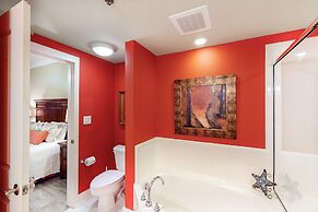 Waterscape Condominiums