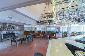 Assos Eden Gardens Hotel