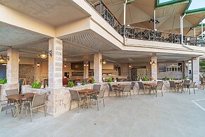Assos Eden Gardens Hotel