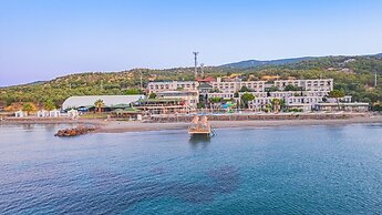 Assos Eden Gardens Hotel
